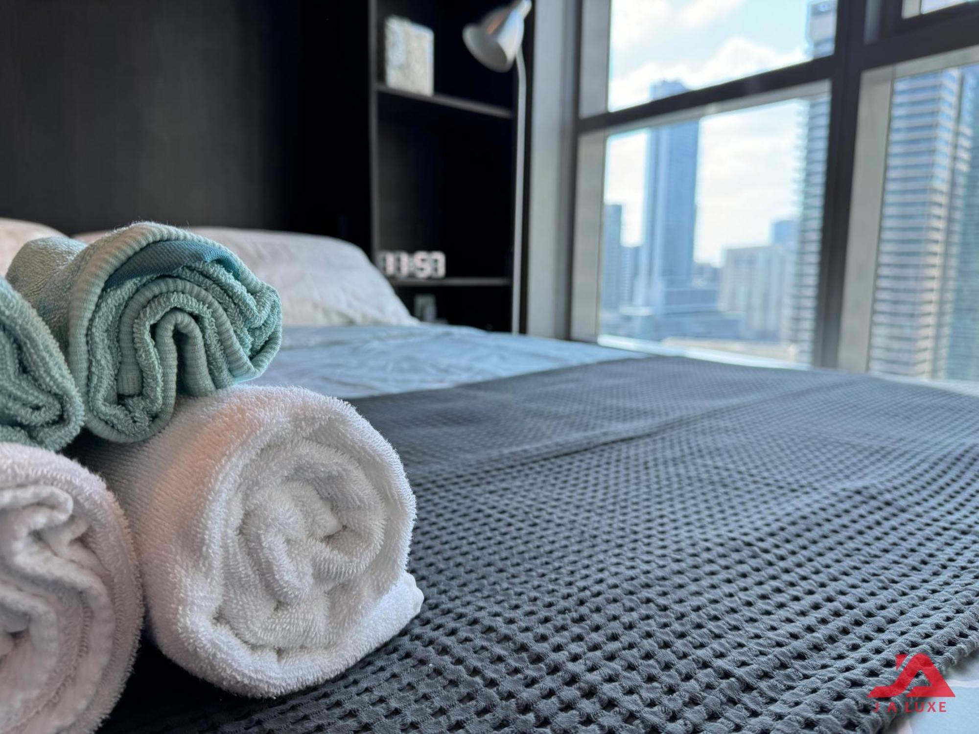 Cozy Marina & Sea View Apt In Bay Central Tower Dubai Marina With Modern Gym & Pool, Steps To Beach & Metro Extérieur photo